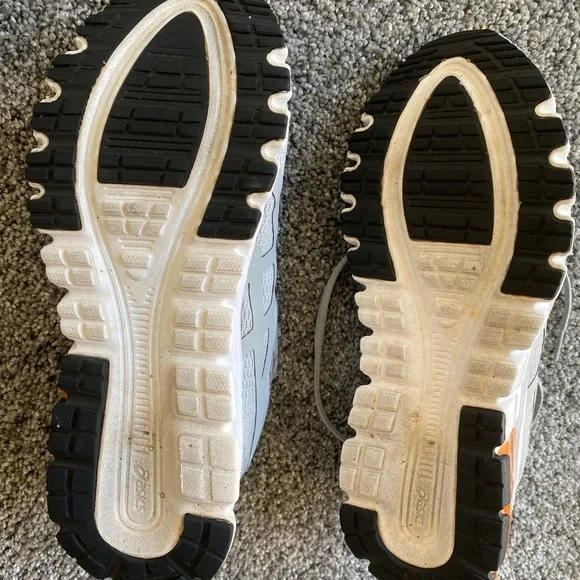 Women’s ASICS Size 8-1/2 Running Shoe - Picture 3 of 6